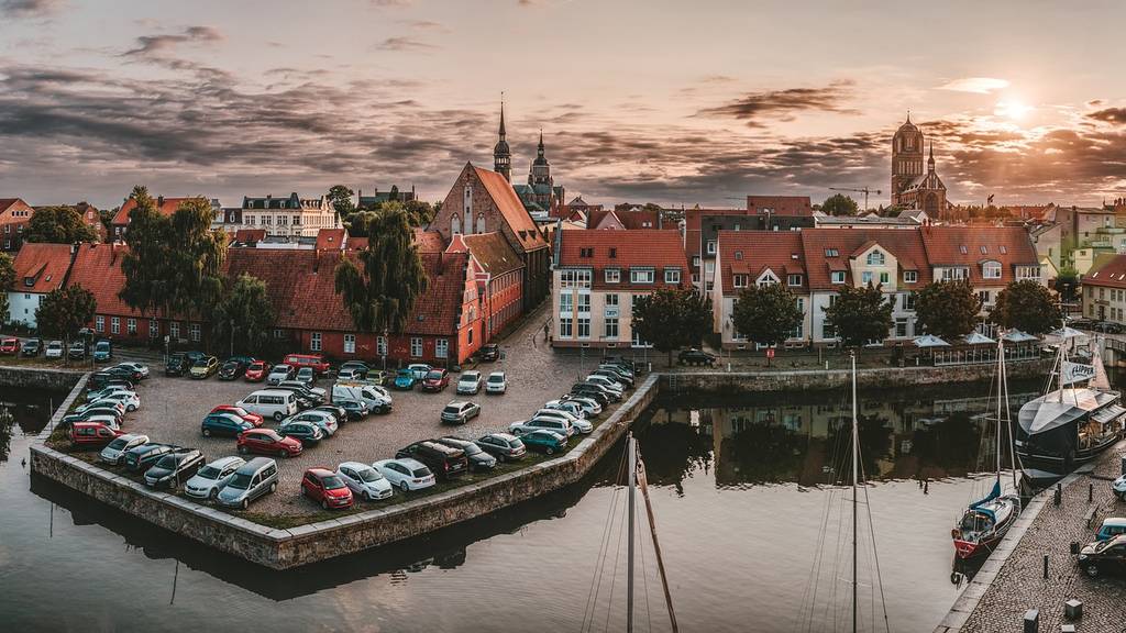 stralsund-3681426_1920