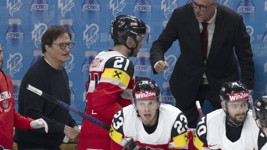 Das Schweizer Trainer-Duo mit Roger Bader (oben) und Arno Del Curto (links) hätte mit Österreichs erster Viertelfinalqualifikation seit 30 Jahren Historisches erreichen können