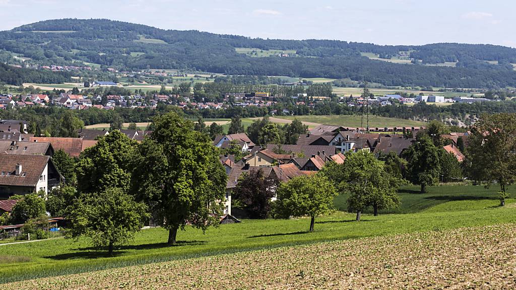 Weiler sollen im Kanton Zürich in Nichtbauzonen eingeteilt werden. Der Kantonsrat muss nun über die Teilrevision des Richtplans befinden. (Symbolbild)