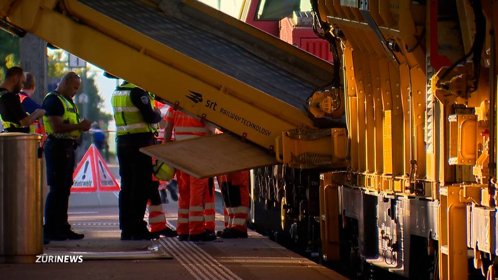 S-Bahn rammt Bauzug bei Winterthur