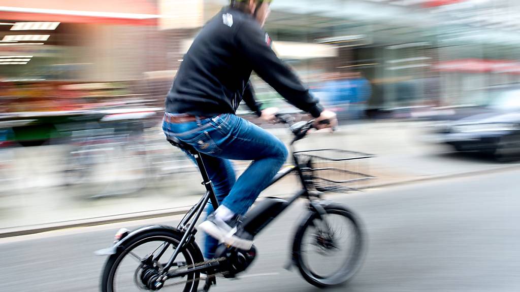 Nicht zu bremsen in der Schweiz - egal, wie das Wetter spielt: Das E-Bike wird immer beliebter.