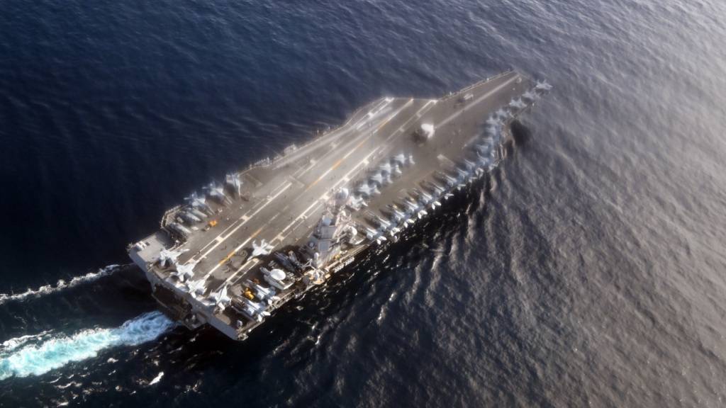 ARCHIV - Der Flugzeugträger USS Gerald R. Ford fährt durch die Nordsee. Foto: Federico Gambarini/dpa
