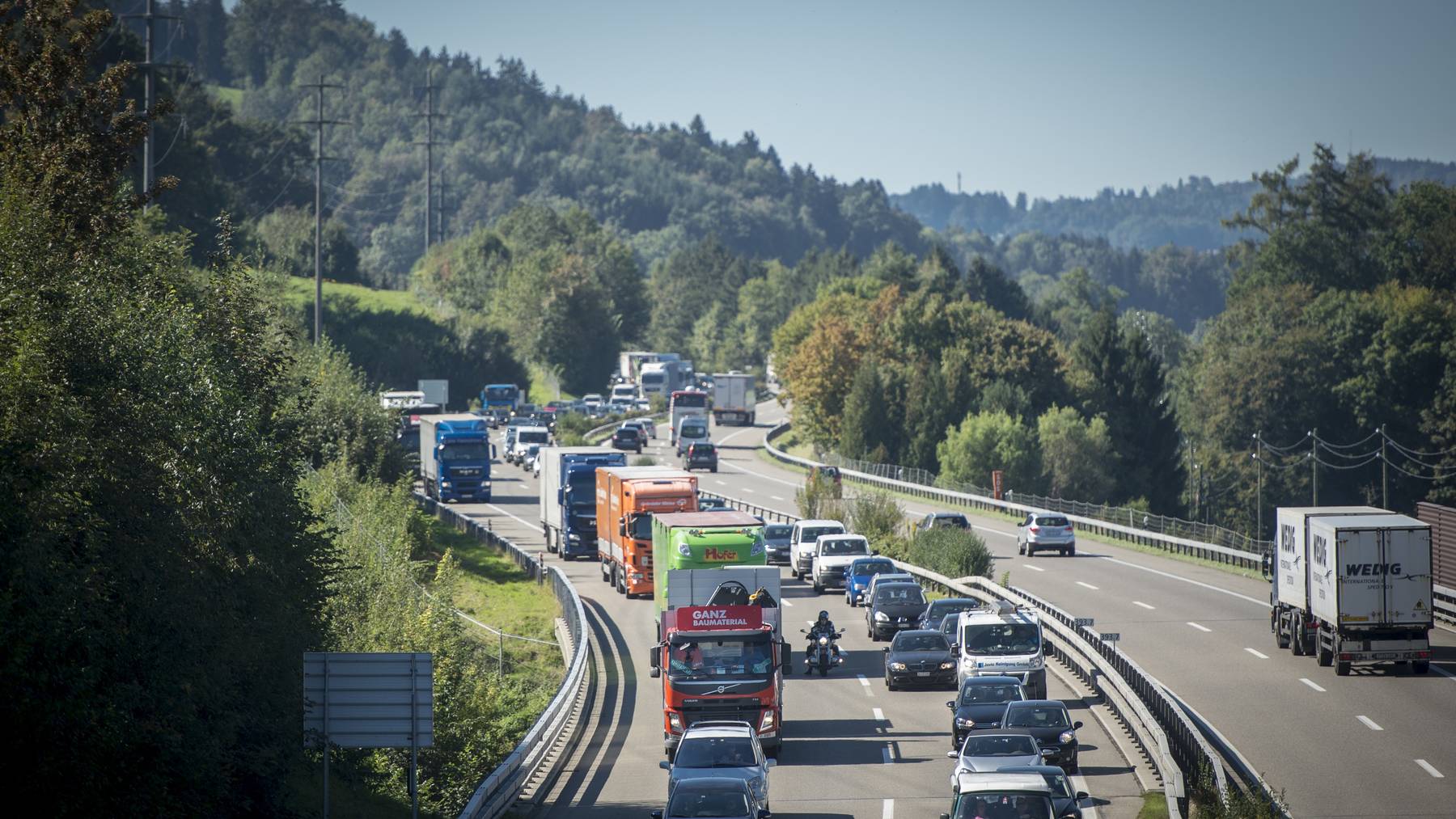 Der Verkehr ist im Kanton St. Gallen für 48 Prozent der Kohlendioxid-Emissionen verantwortlich.