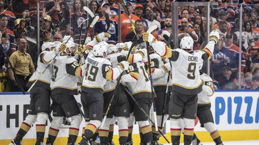 Die Vegas Golden Knights jubeln ausgelassen
