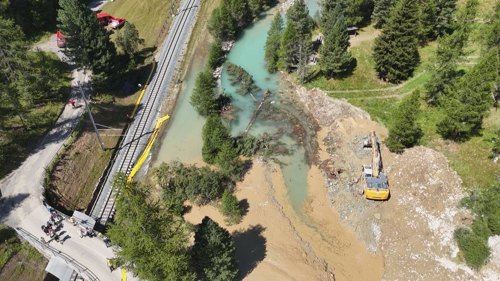 Erdrutsch beschädigt RhB-Strecke zwischen Bever und Spinas