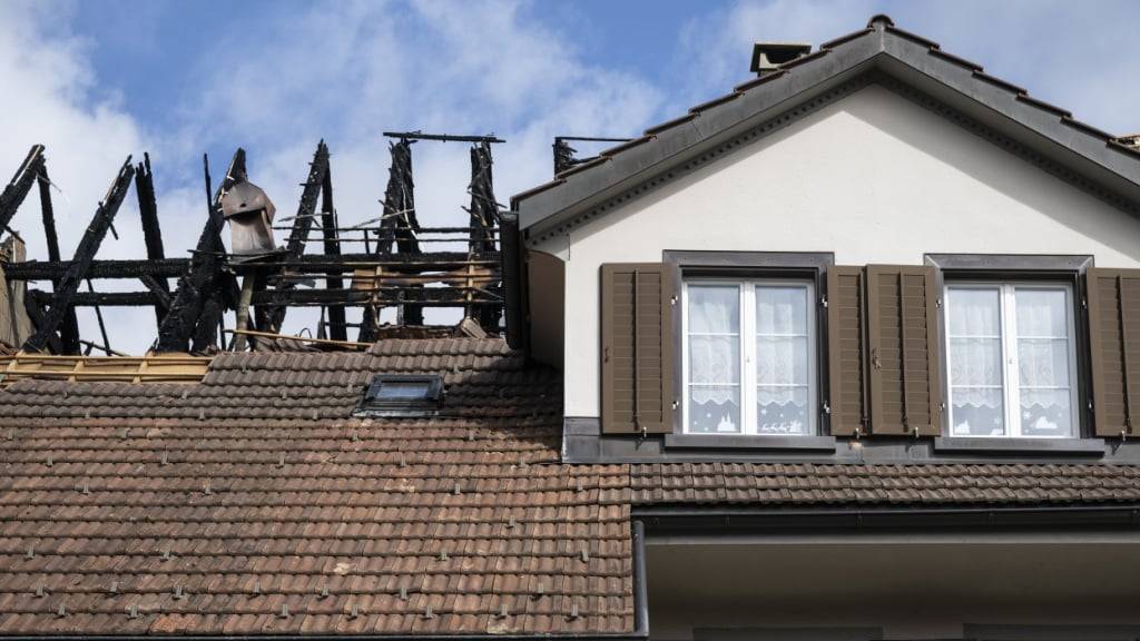 In Elgg ZH kam es im vergangenen Jahr zu mehreren Brandstiftungen. Die Staatsanwaltschaft hat nun Anklage gegen eine 44-jährige Schweizerin erhoben. (Archivbild)