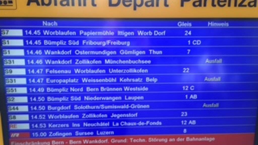 Der Bahnverkehr in Bern kam am Dienstagnachmittag wegen einer Störung ins Stocken.