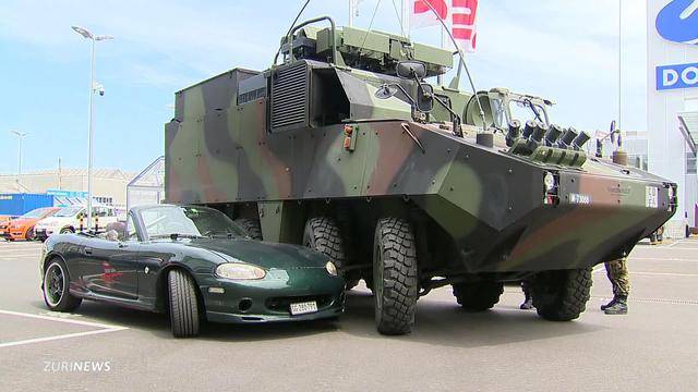 Arbon: Panzer kollidiert mit Auto