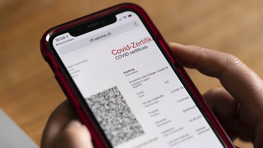 Das Covid-Zertifikat könnte bald viel breiter zum Einsatz kommen als bisher. Der Bundesrat stellt eine Ausweitung der 3G-Regel zur Diskussion. (Archivbild)
