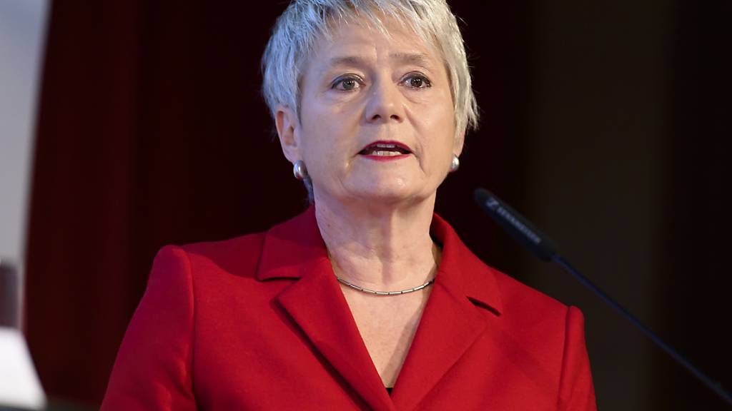 Regierungsrätin Jacqueline Fehr (SP) übergibt die Anerkennungsbeiträge für kulturelle Teilhabe am 7. Dezember. (Archivbild)