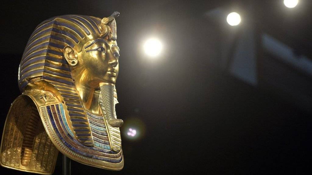 Die Totenmaske Tutanchamuns - über bisher unentdeckte Kammern in der weltberühmten Grabkammer des Kindkönigs gibt es weiter keine Gewissheit. (Archiv)