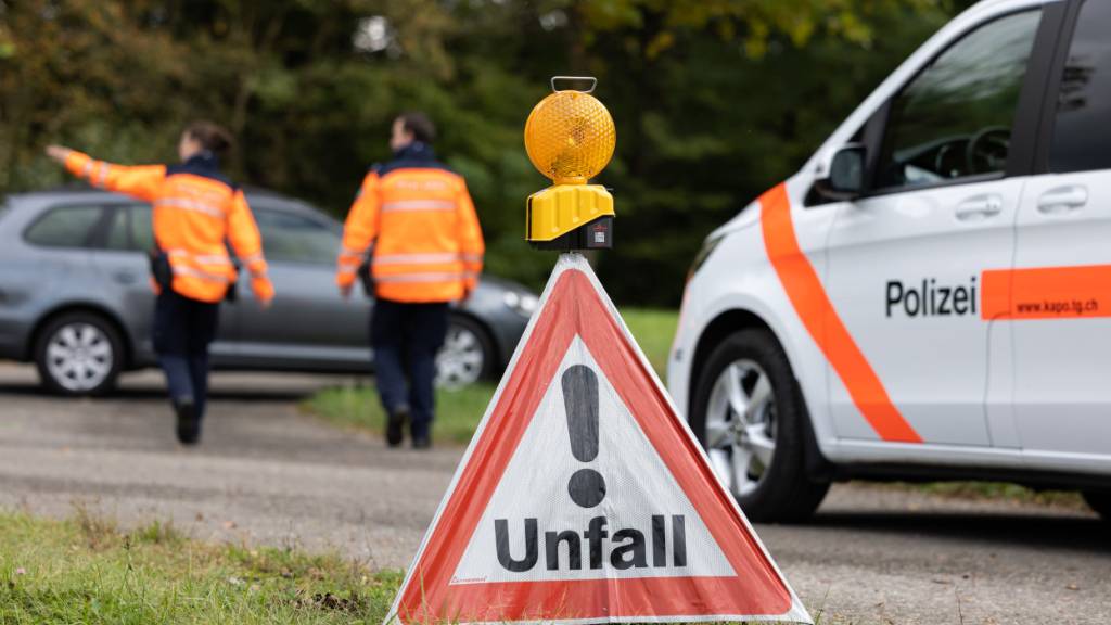 Die Thurgauer Kantonspolizei klärt die genaue Unfallursache ab. (Symbolbild)