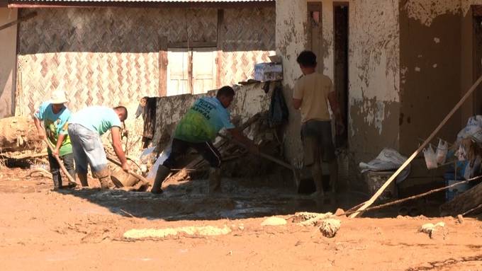 Flutkatastrophe auf Sumatra: Zahl der Toten steigt auf über 600