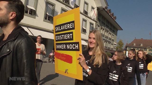 Walk of Freedom: 200 wortlose Demonstranten im Kampf gegen Sklaverei