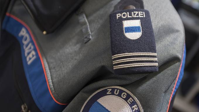 Zuger Polizei verhaftet drei Betrüger*innen