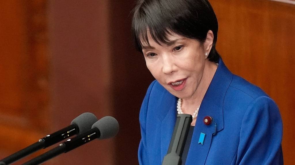 Japans Regierungschefin beschleunigt Verteidigungsausbau