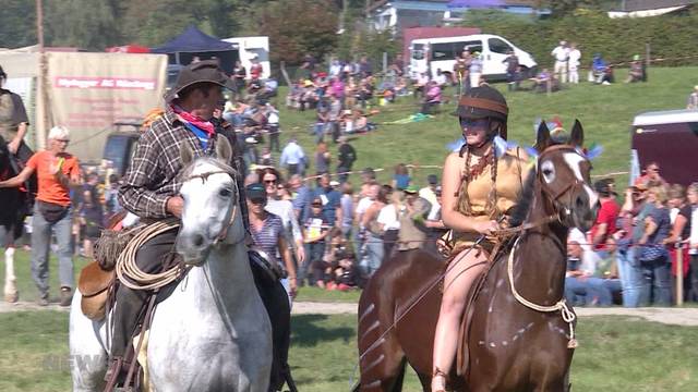 Hunderte Zuschauer am Bauernpferderennen in Schwarzenburg