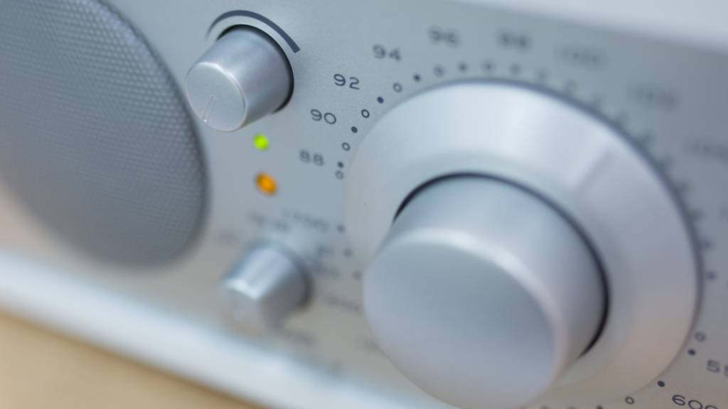 Das Bundesamt für Kommunikation wird die UKW-Konzessionen für die Verbreitung von Radio im Herbst 2026 erteilen. (Archivbild)
