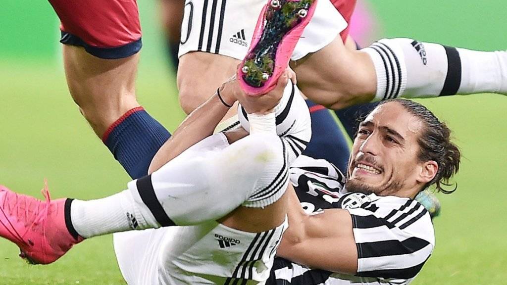 Schmerzliche Erfahrungen für Juventus-Verteidiger Martin Caceres am Mittwoch beim 1:0 gegen Genoa. Der Uruguayer zog sich einen Achillessehnenriss zu und fällt damit mehrere Monate aus