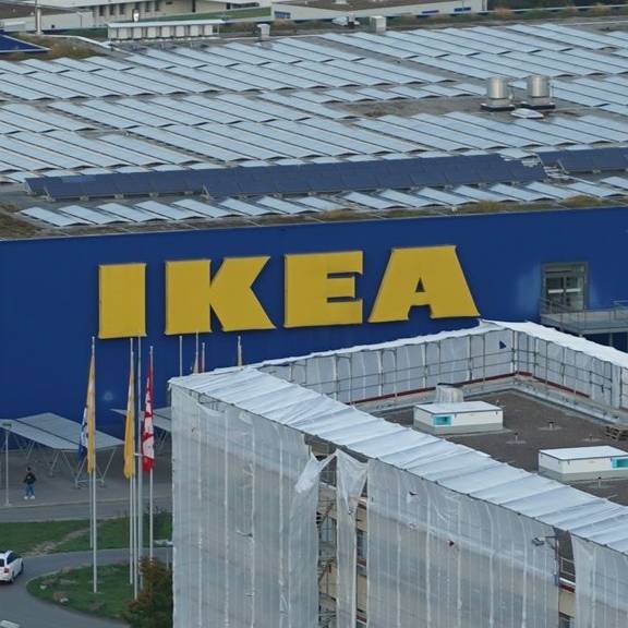 Spreitenbach Vizepräsident Markus Mötteli zu Ikea Möbel