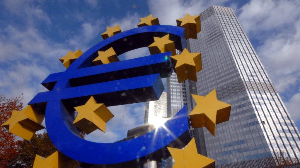 Die Europäische Zentralbank (EZB) belässt ihre Leitzinsen unverändert. Zudem gibt sie Details zum Ausstieg aus ihrem billionenschweren Anleihenkaufprogramm bekannt. (Themenbild)
