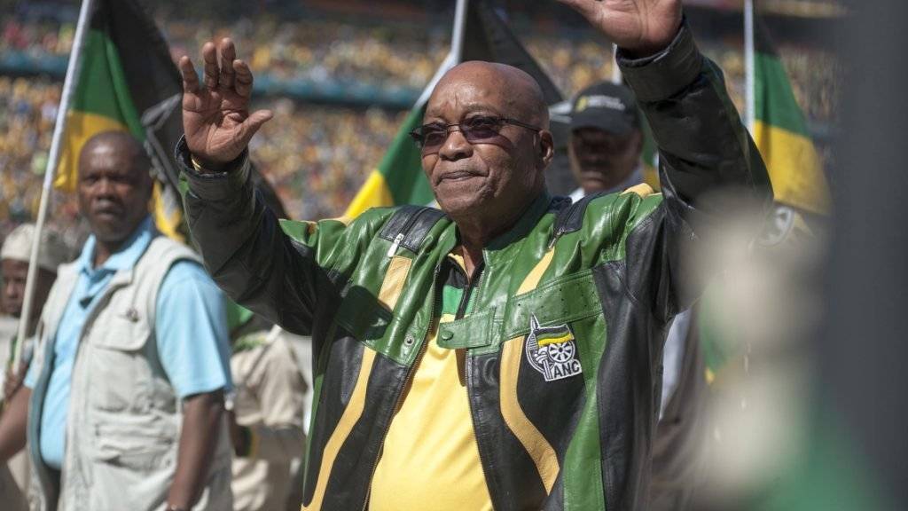 ANC-Chef Zuma steht seit Jahren in der Kritik, Steuergelder für eigene Zwecke abzuzweigen. Die luxuriöse Sanierung eines Anwesens zahlt er nun teilweise zurück, nachdem er juristisch dazu gezwungen wurde.
