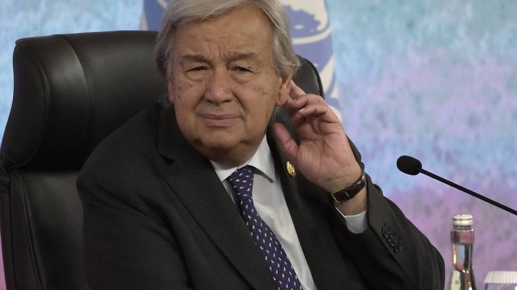 Antonio Guterres, Generalsekretär der Vereinten Nationen, hat in Indien vor Beginn des G20-Gipfels zu einem gemeinsamen Kampf gegen die Krisen in der Welt aufgerufen. Foto: Dita Alangkara/AP/dpa