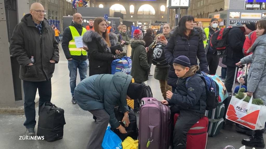 Mehr als erwartet: Bis im Sommer könnten bis zu 300'000 Flüchtlinge die Schweiz erreichen