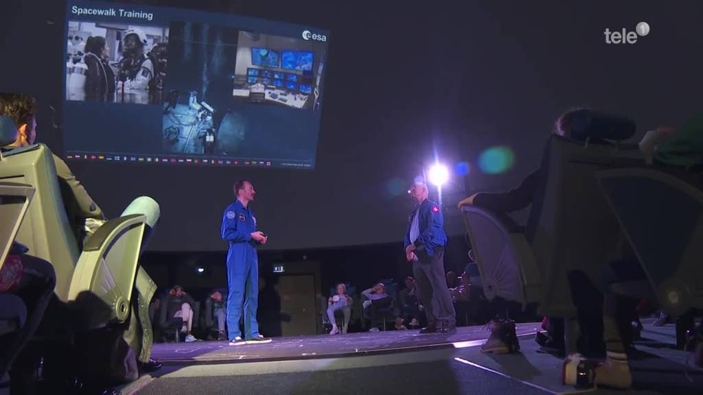 Claude Nicollier trifft neuen Astronauten im Verkehrshaus