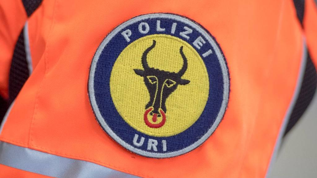 Bei einem Verkehrsunfall zwischen einem Motorrad und einem Auto auf der Axenstrasse verletzte sich am Sonntag ein Töff-Fahrer erheblich. (Symbolbild)