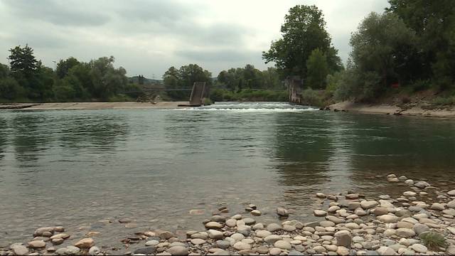 Chinese ertrinkt fast in Wasserwalze beim Bally-Park