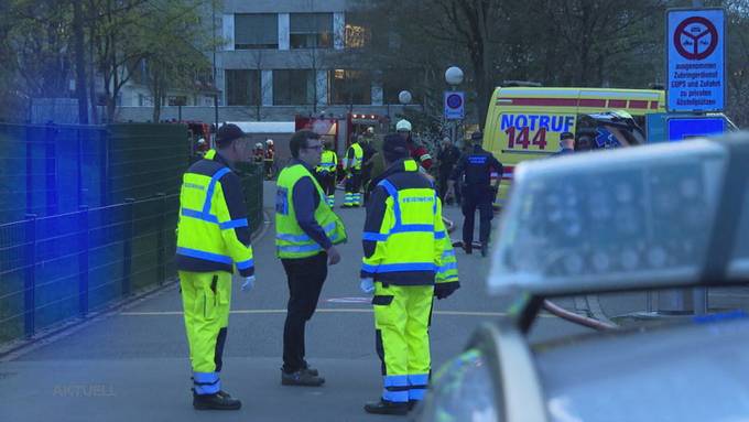 Nach Brandstiftung: Umzug zurück in unterirdische Asylunterkunft