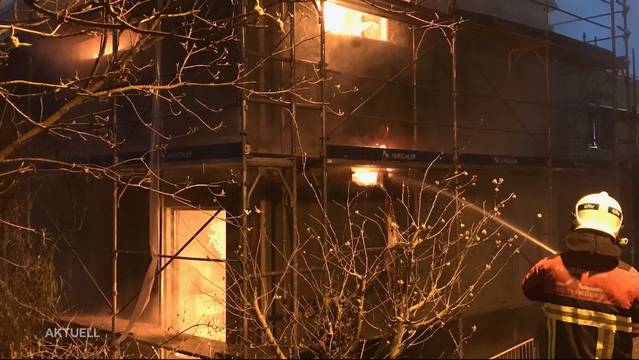 Rohbau in Niederlenz brennt komplett aus