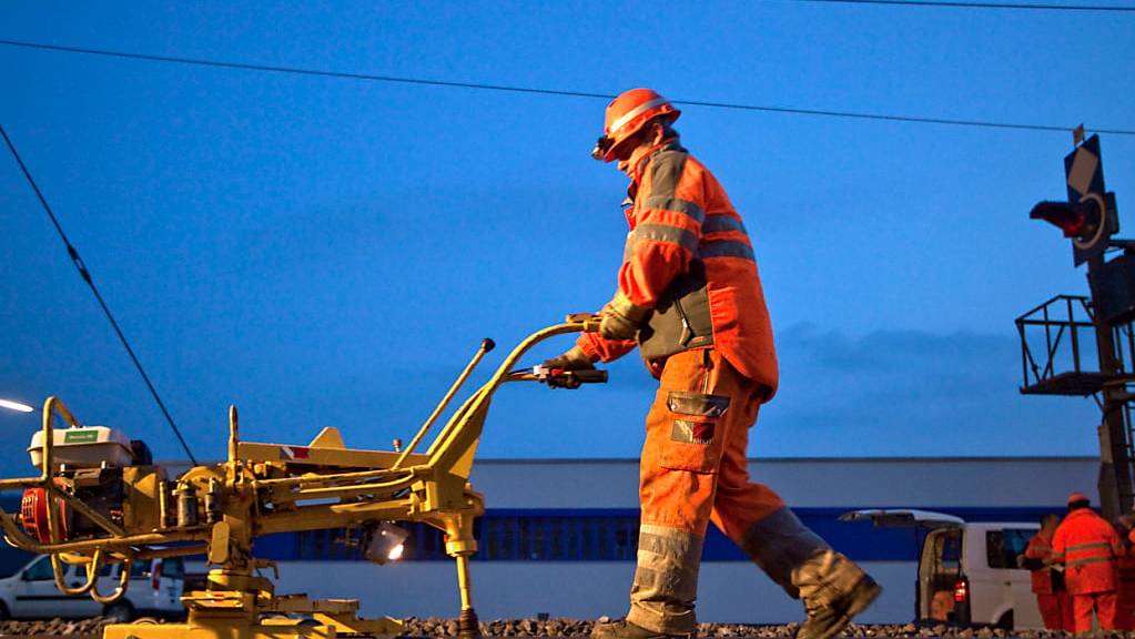 Auf der Bahnstrecke Luzern-Küssnacht SZ wird die Fahrbahn erneuert. (Symbolbild)