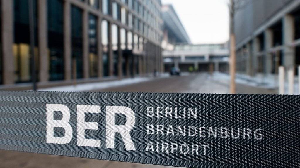 Die Arbeiten am Berliner Flughafen BER hinken auch im laufenden Jahr dem Zeitplan hinterher. (Archiv)