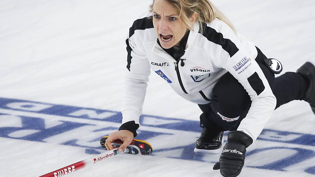 Die Schweizer Weltmeisterinnen gewinnen zum Auftakt der Curling-Europameisterschaften.