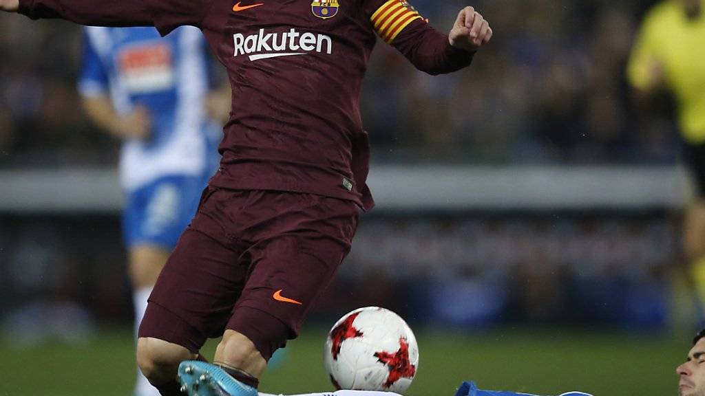 Kein Durchkommen: Barcelonas Lionel Messi bleibt an Espanyol-Verteidiger Aaron Martin hängen