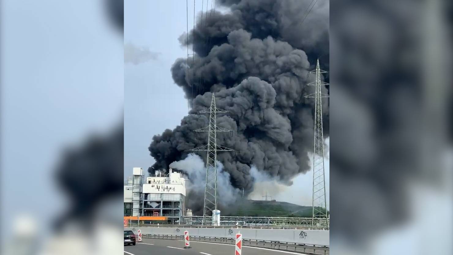 «Extreme Gefahr»: Explosion in Leverkusener Chemiepark ...