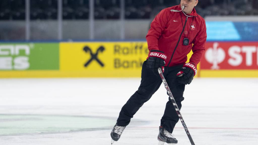 Jan Cadieux wird im Dezember seine Mannschaft auf dem Eis der Swiss Life Arena in Zürich-Altstetten coachen