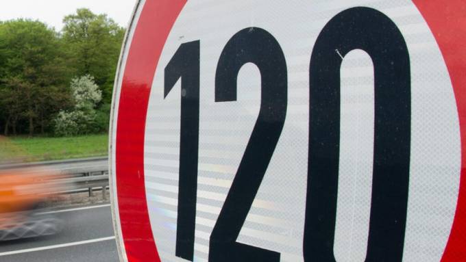 Raser in Wiggiswil: Mit 220 km/h auf A6 geblitzt