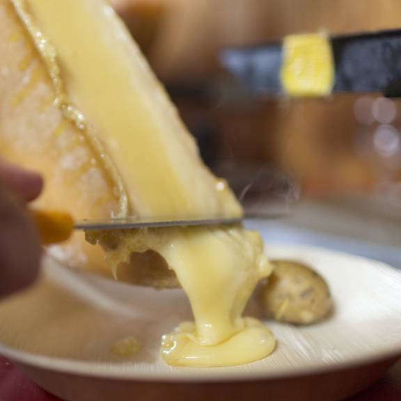 Raclette Suisse will Werbegeld von der Migros – mit Hilfe des Bundesrates