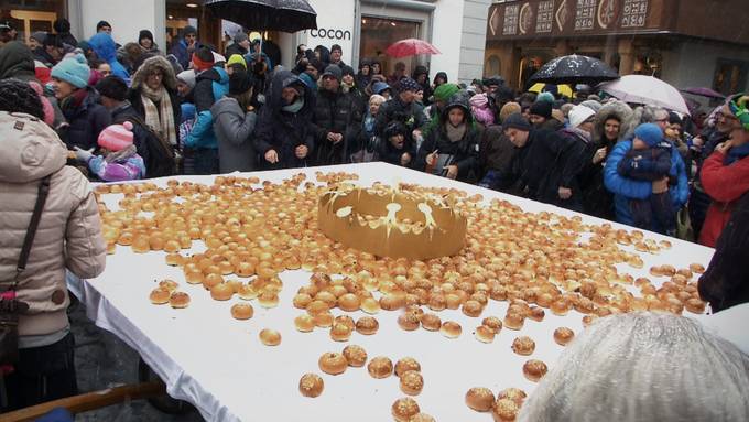 2000 Brötchen und 50 Könige