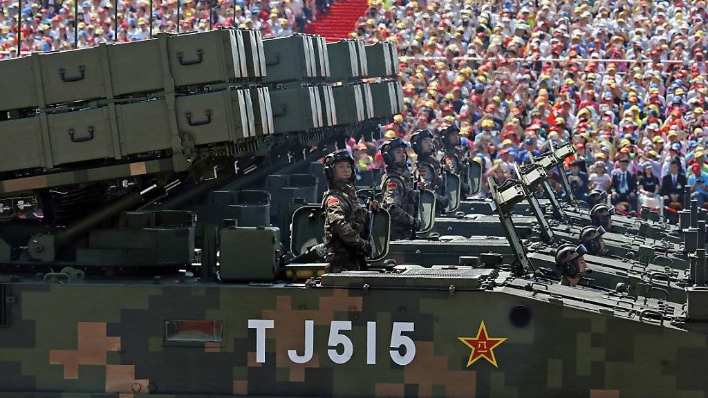 Militärparade im Peking: Chinas Militärausgaben sind im vergangenen Jahr um 7,4 Prozent gestiegen. Sie betragen dennoch weniger als die Hälfte jener der USA. (Archivbild)