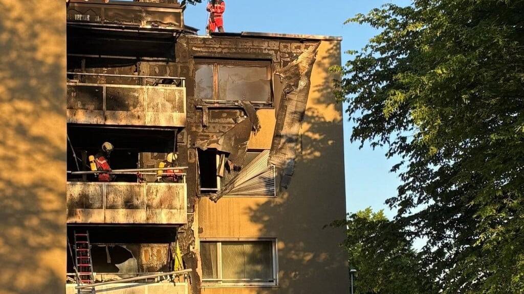 Warum der Brand auf den Balkonen ausbrach, muss zuerst noch geklärt werden.