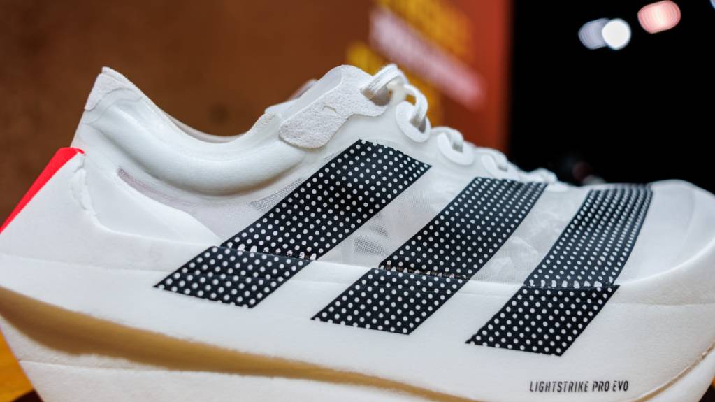 Adidas startet mit starkem ersten Quartal ins Jahr der Fussball-WM (Archivbild)