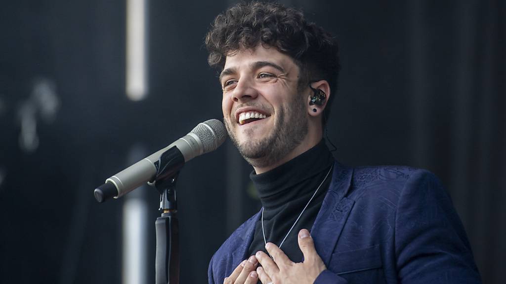 Der Schweizer Musiker Luca Hänni ist am Mittwoch wegen einer Bombenentschärfung evakuiert worden. (Archivbild)