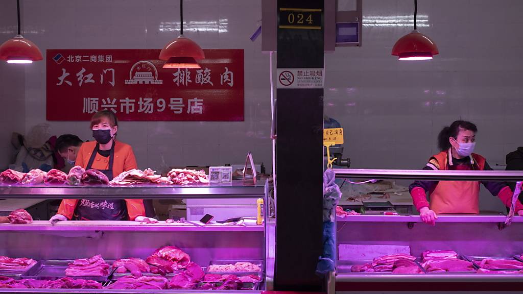 Der Preis für Schweinefleisch hat in China auch im April für einen Inflationsschub gesorgt. (Archivbild)