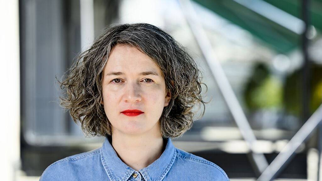 Emilie Bujès, künstlerische Leiterin von Visions du Réel, enthüllt das Programm des Filmfestivals, das vom 12. bis 21. April in Nyon stattfindet.