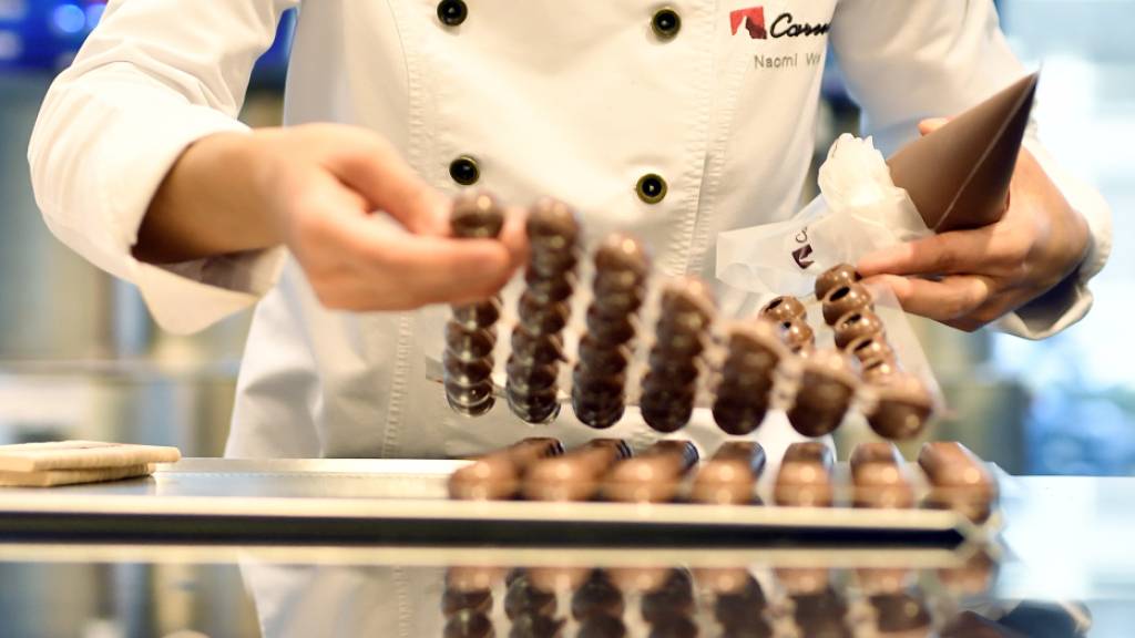Der weltweit grösste Schokoladenhersteller Barry Callebaut hat im ersten Quartal des Geschäftsjahres 2025/26 deutlich weniger Schokolade verkauft. (Archivbild)