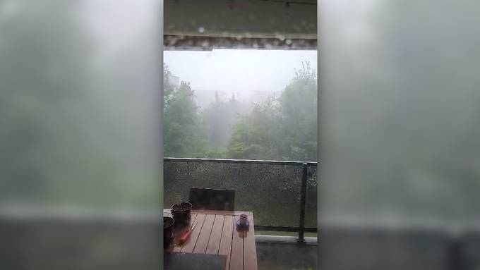 Starkregen und Blitze ziehen erneut über den Aargau